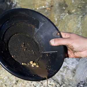 PLASTIC GOLD PAN BLACK